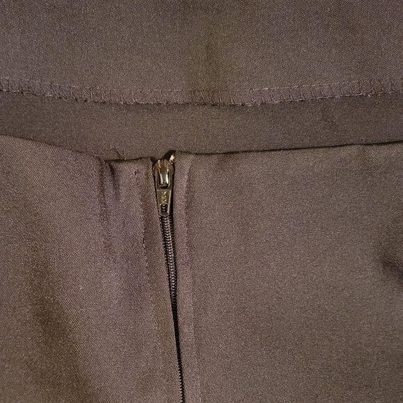 Odds and Evens Slim Skirt Back Zipper and long Slit Stretch in Size 9 - Picture 7 of 7